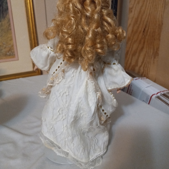 Vtg Porcelain Doll Blonde Hair Blue Eyes in Silky Dress - Picture 8 of 9